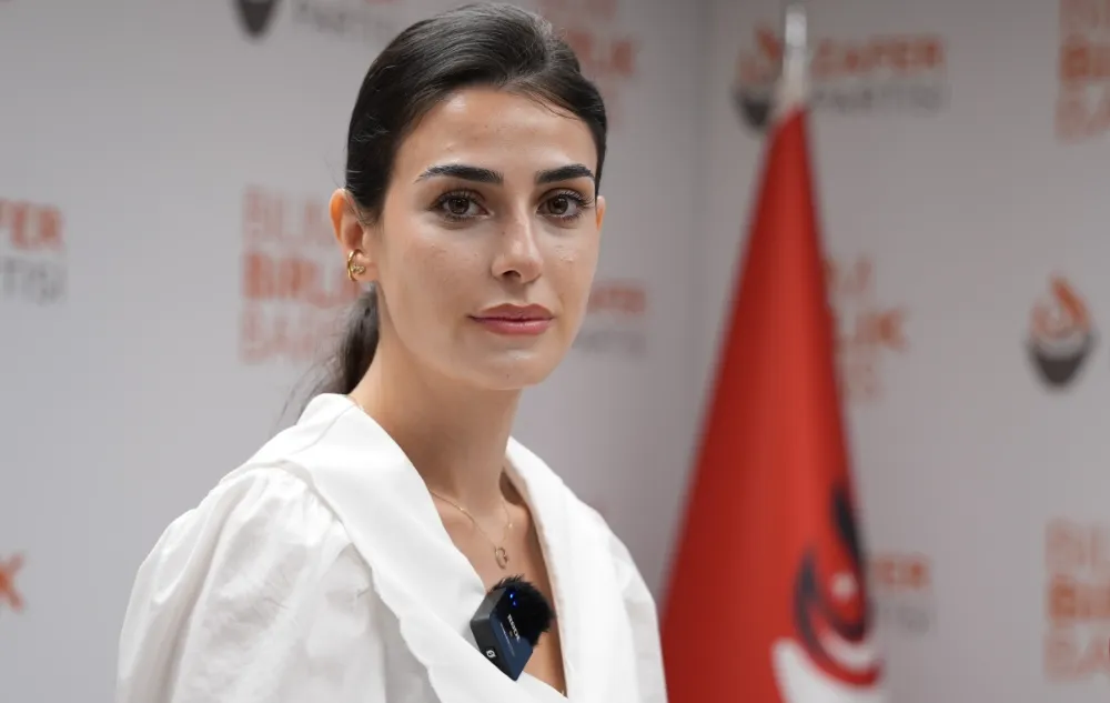 KALAN ZEYTİNLİKLERİ VE AĞAÇLARI ELLERİYLE SÖKÜYORLAR”