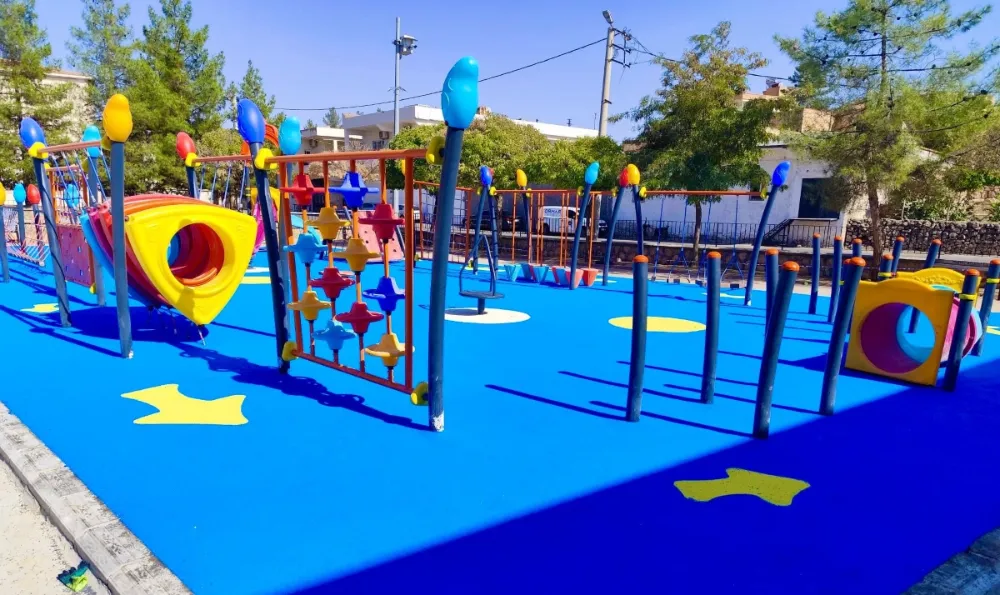 Midyat Belediyesi’nden Mahallelere Modern Parklar