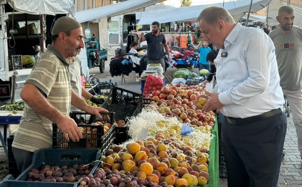 Başkan Veysi Şahin Pazar Esnafını Ziyaret Etti