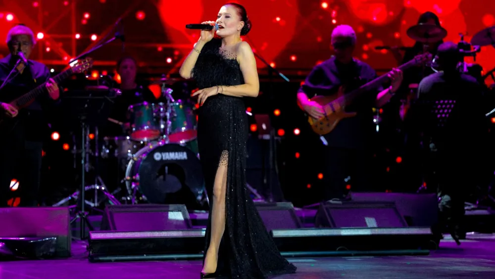 Candan Erçetin 30. Yıl Konser Serisi Harbiye Açıkhava’da devam ediyor
