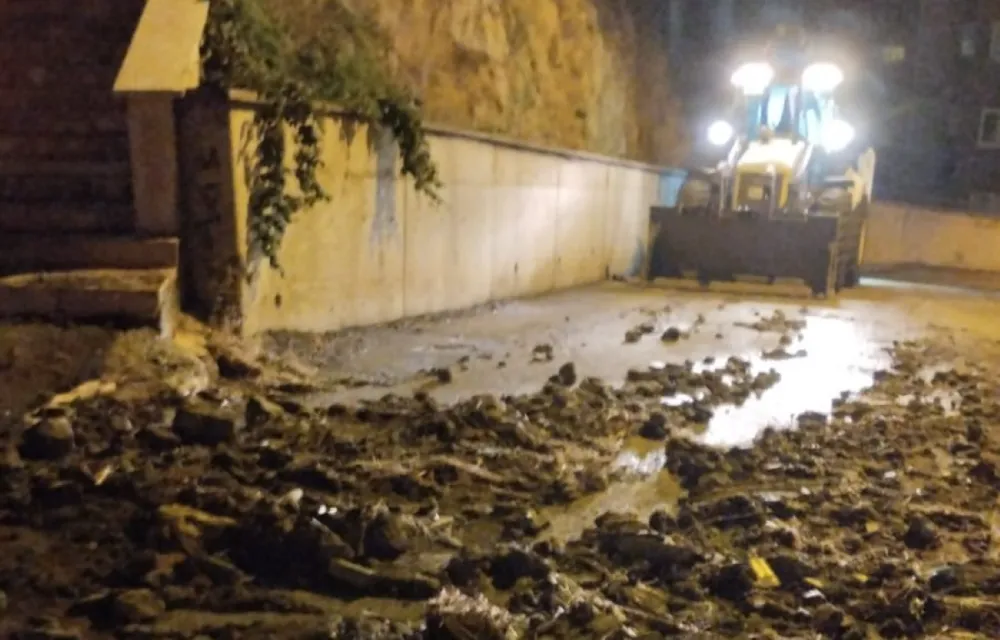 Mamak Belediyesi Sağanak Yağışta Seferber Oldu