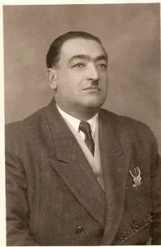 insan yüzü, kişi, şahıs, giyim, portre içeren bir resim

Yapay zeka tarafından oluşturulmuş içerik yanlış olabilir.